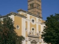 5-la-chiesa-con-il-campanile-romanico